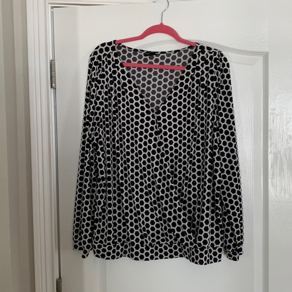 Worthington woman long sleeve v neck blouse